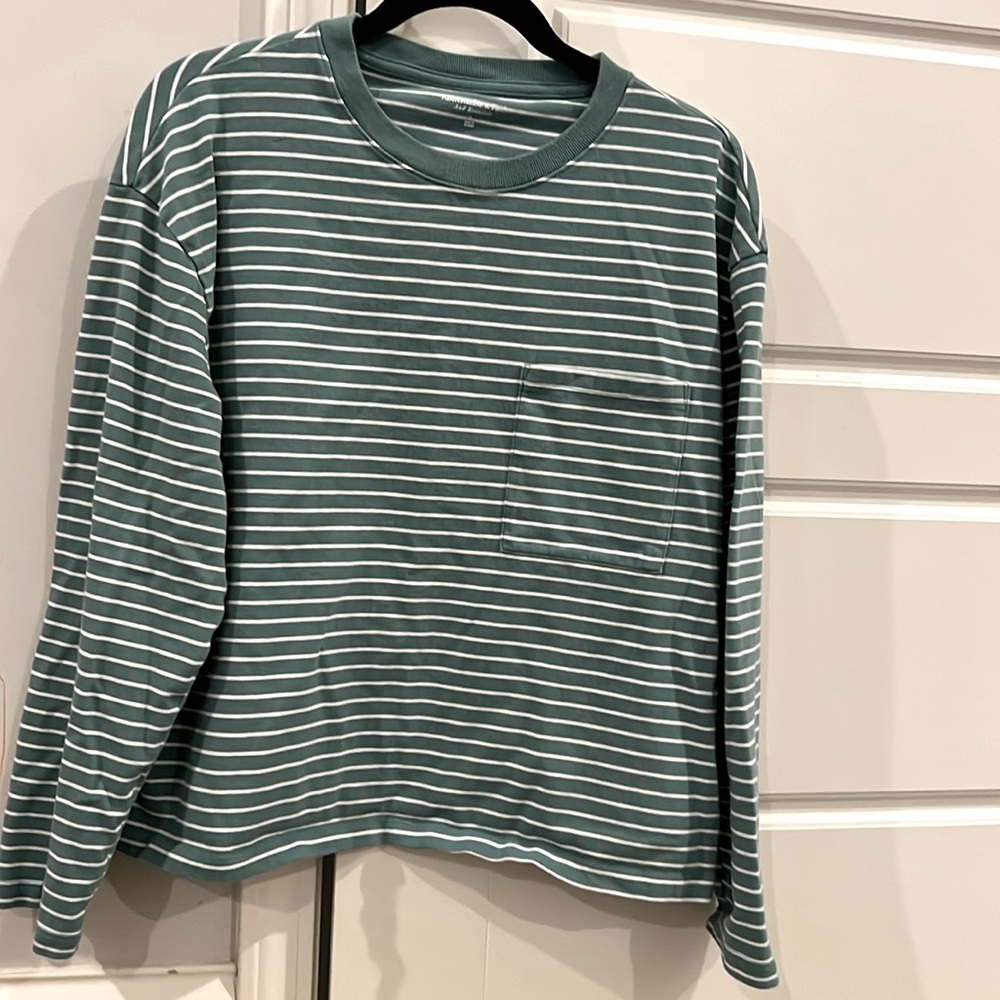 ABERCROMBIE & FITCH ESSENTIAL TEE